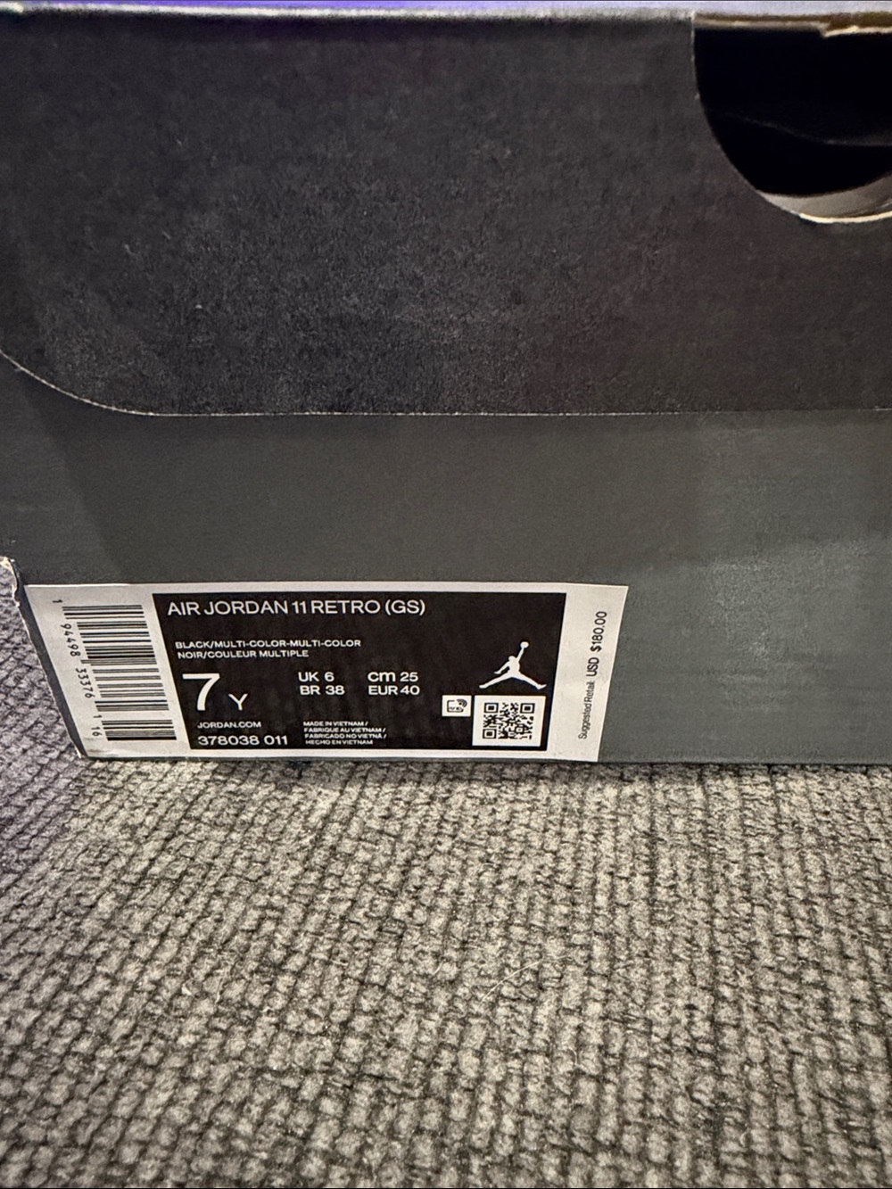 EUC Jordan 11 retro jubilee 7Y